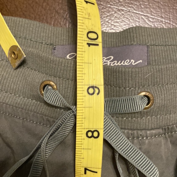 Eddie Bauer green cargo style joggers size 8. Like new condition - Picture 9 of 10